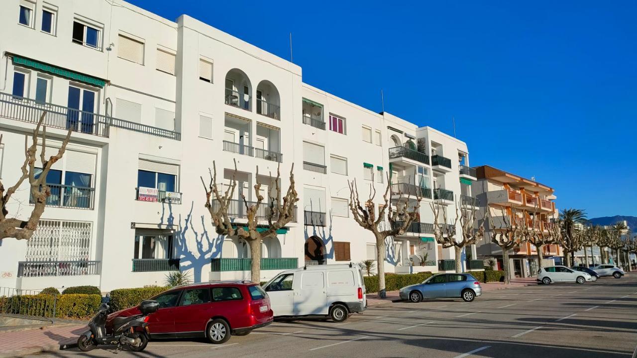 Summer Breeze Apartment إمبوريابرافا المظهر الخارجي الصورة